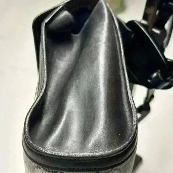 👑👑 Vintage Gucci GG Shoulder Bag EUC! + COA + Dust Bag - Picture 9 of 16